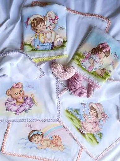 Kit de fraldas pintadas com bonequinhas e ursinhos